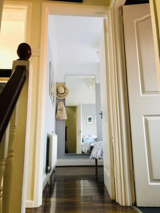 Cosy Two Bed Terraced House 7Min Drive From City Belfast Exterior foto